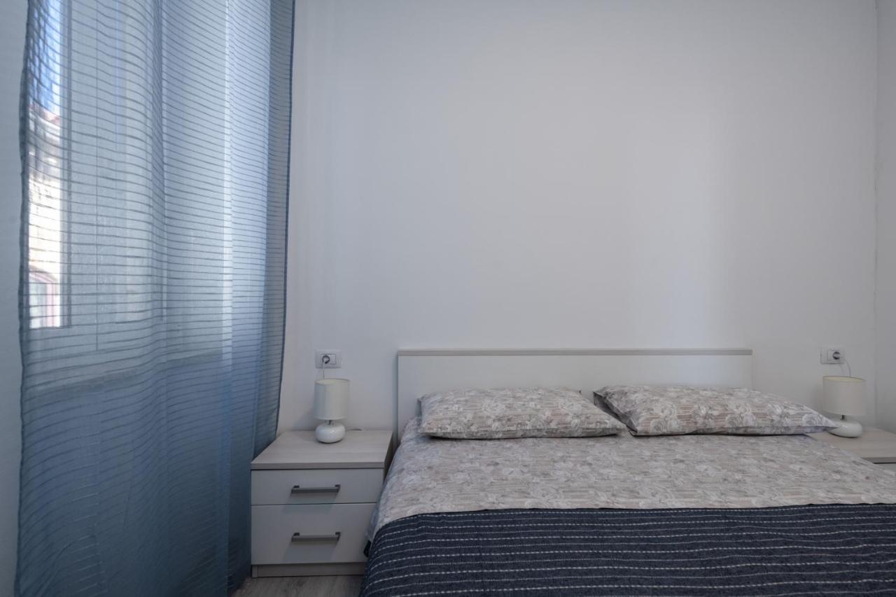 Апартаменты Island Sea View Free Parking Ровинь Экстерьер фото